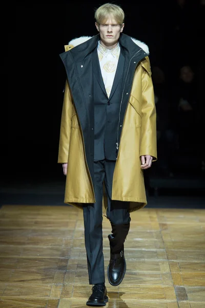 Look 38